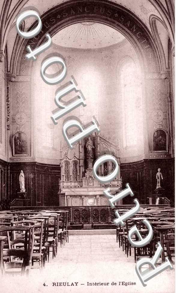 Interieur de l'eglise