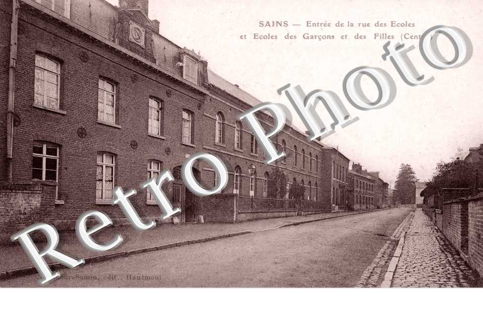 Entree de la rue des ecoles des garcons et des filles