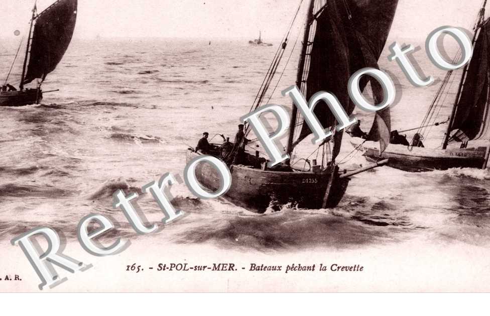 Bateaux pechant la Crevette