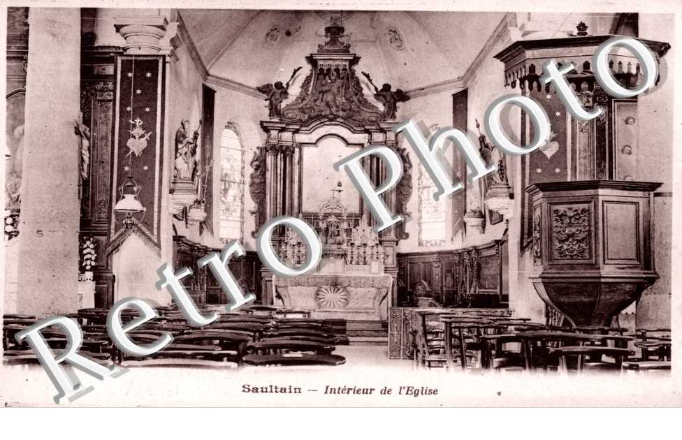 Interieur de l'eglise