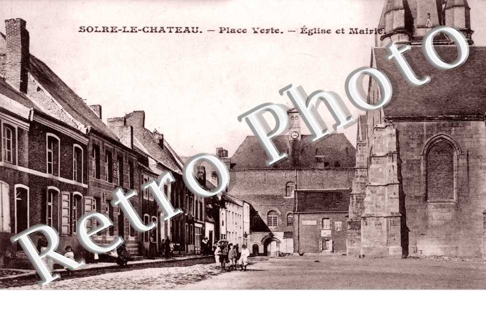 Place verte  - eglise et mairie