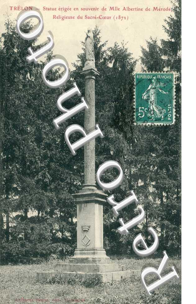 Statue erigee en souvenir de Mlle Albertine de Merode