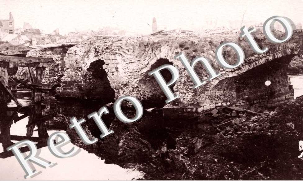 Pont en ruines