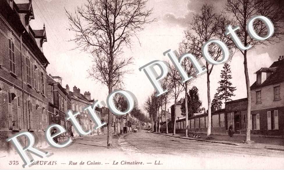 Rue de Calais, Le Cimetiere