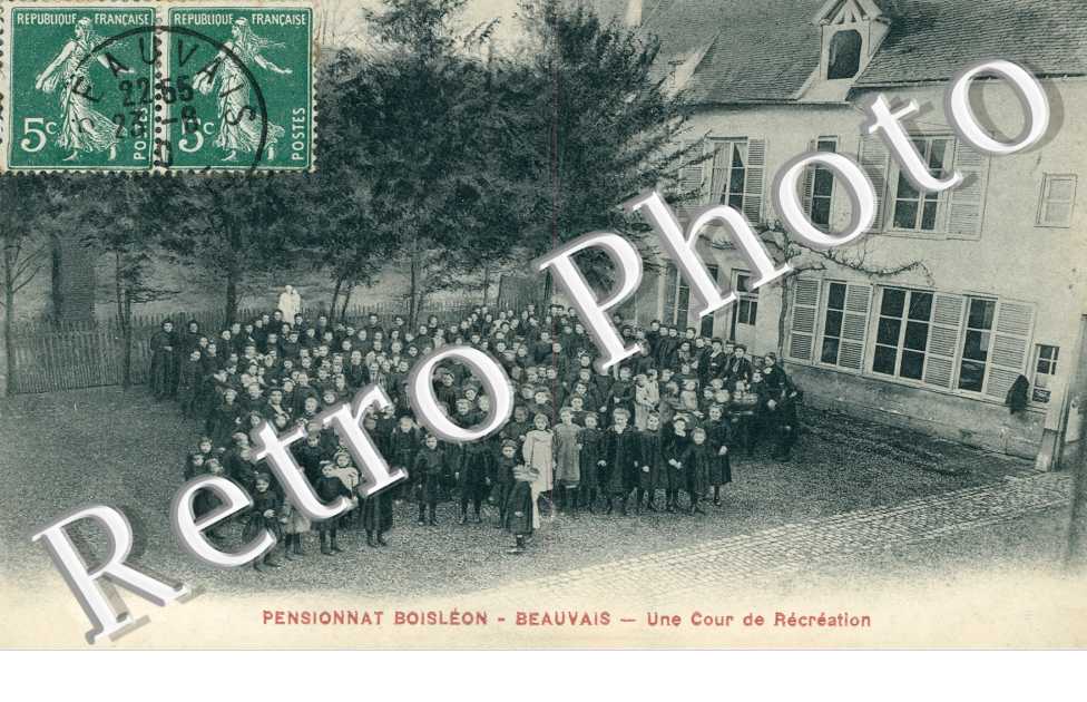 pensionnat Boisleon - une cour de recreation