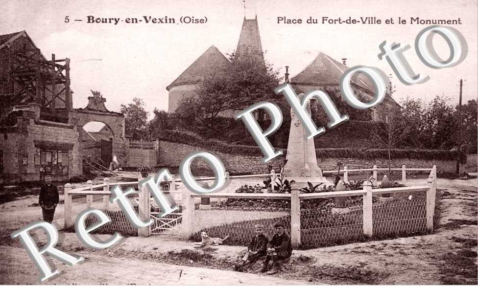 Olace du Fort de Ville et le Monument