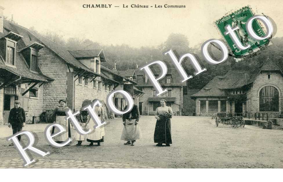 le Chateau, les Communs