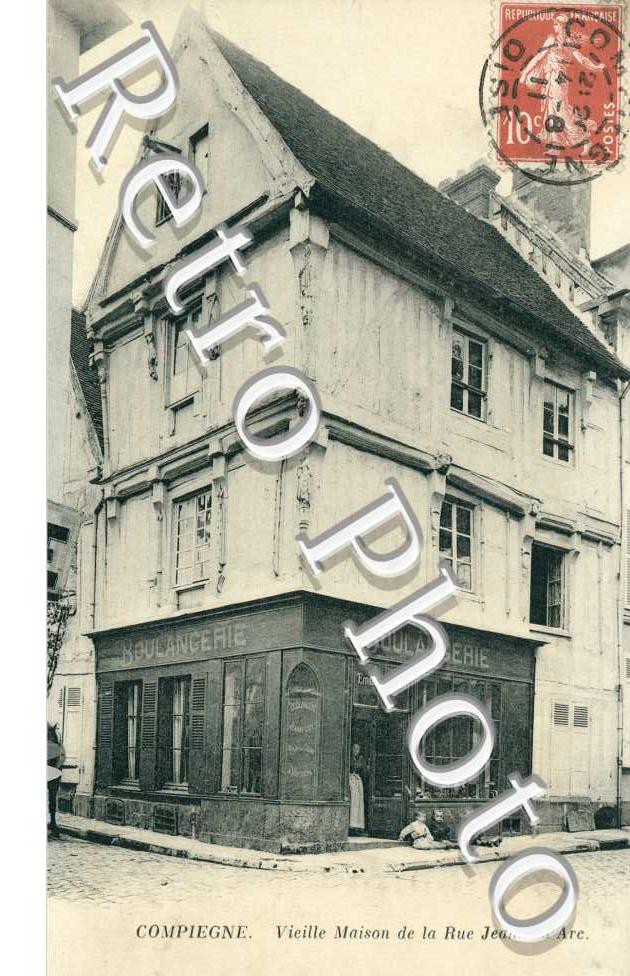 la Rue Jeanne d'Arc, vieilles maisons