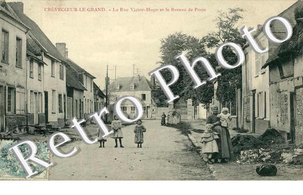 la rue Victor Hugo et le bureau de poste