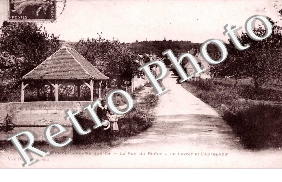 Rue du Rhone et Lavoir et Abreuvoir