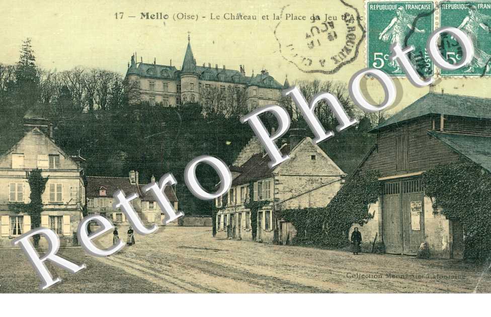 le chateau et la place du jeu d' Arc