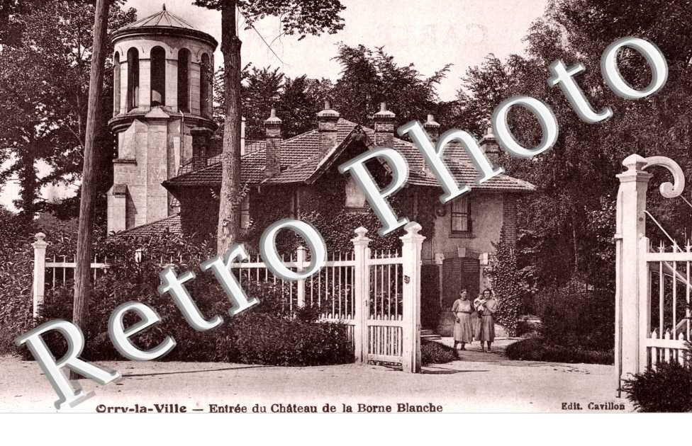 Entree du Chateau de la Borne Blanche
