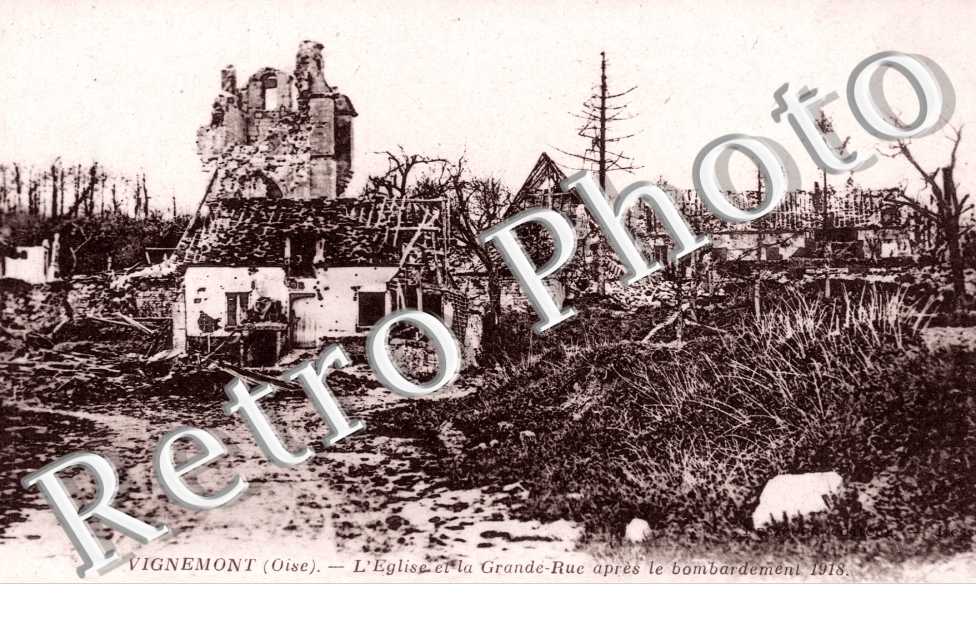l'Eglise et la Grande rue après le Bombardement