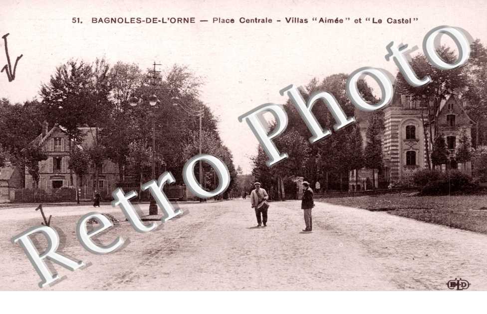 place centrale - Villas "Aimee" et "le Castel"