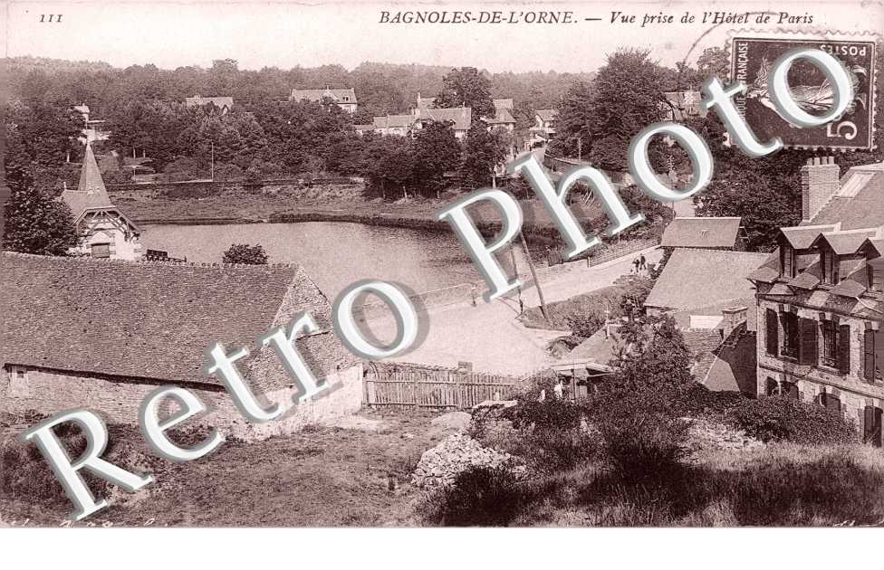 vue prise de l'Hotel de Paris