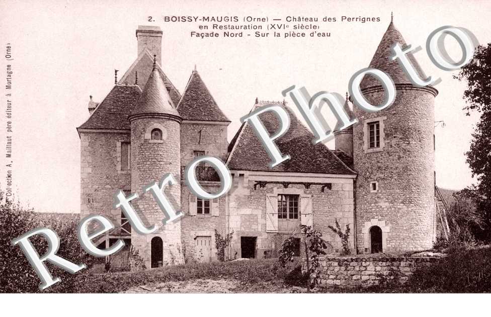 chateau des Perrignes, facade nord, sur la piece d'eau