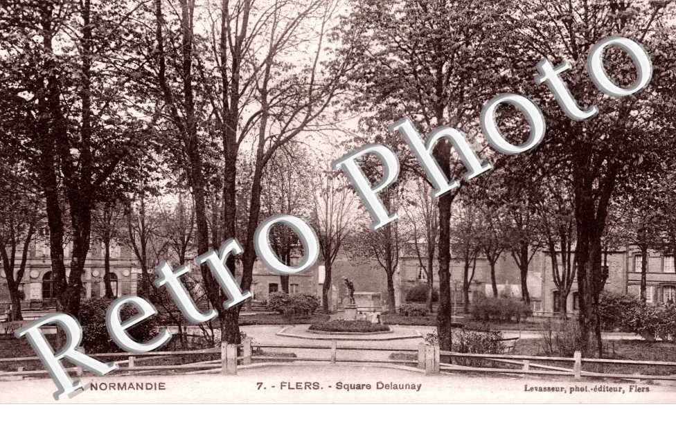 Square Delaunay