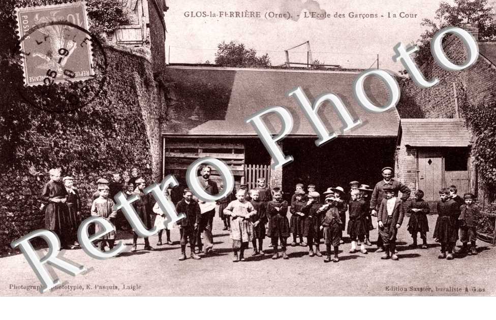 l'ecole des garcons, la cour