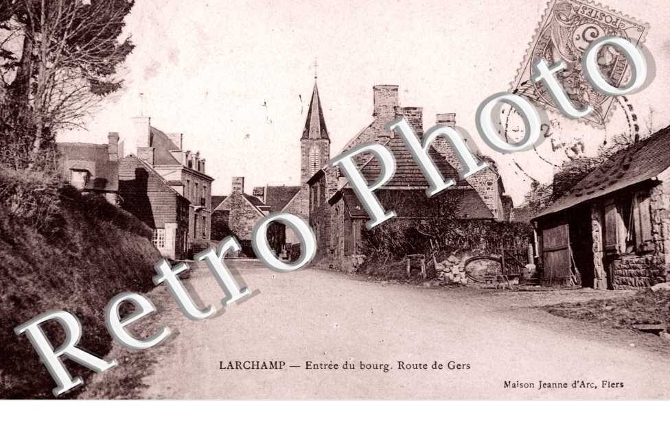 L'Entree du Bourg, Route de Gers