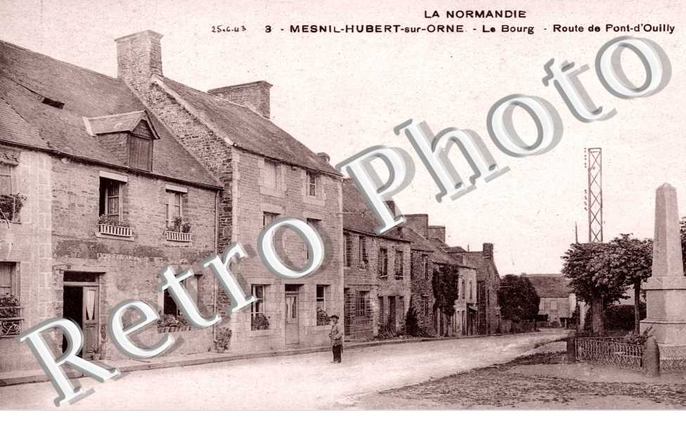 le bourg, route de Pont d'Ouilly