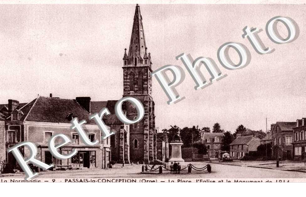 la Place, l'Eglise et le Monument de 1914