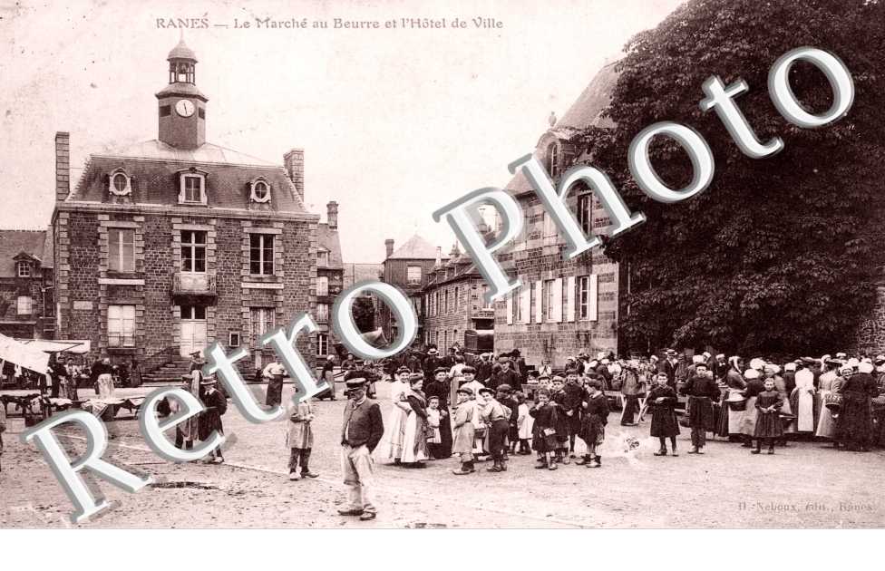 le marche au beurre et l'hotel de ville