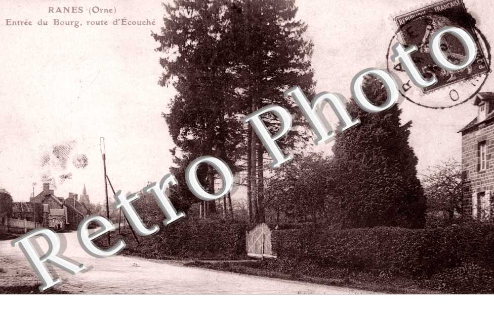 Entree du Bourg, Route d'Ecouche