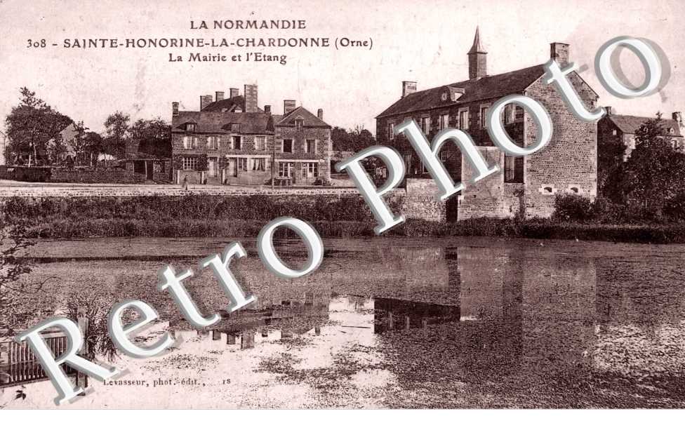 la mairie et l'etang