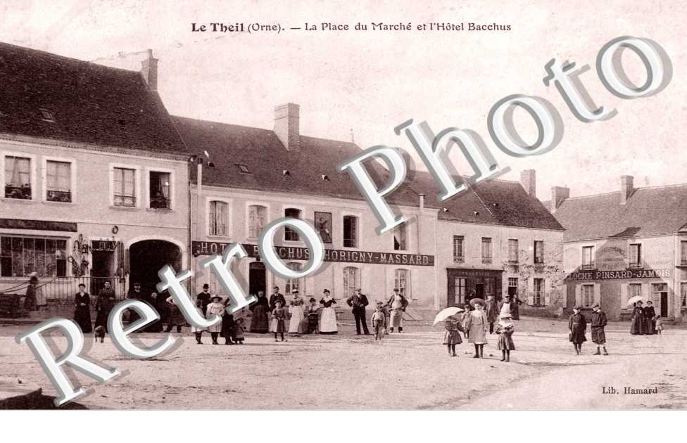 la place du marche et l'hotel Bacchus