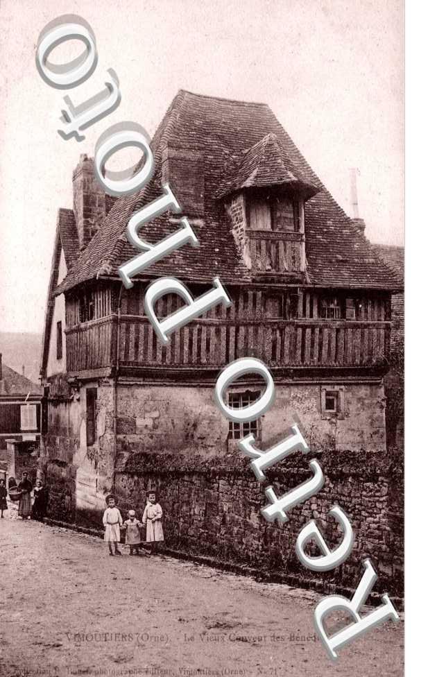 le vieux couvent des Benedictins