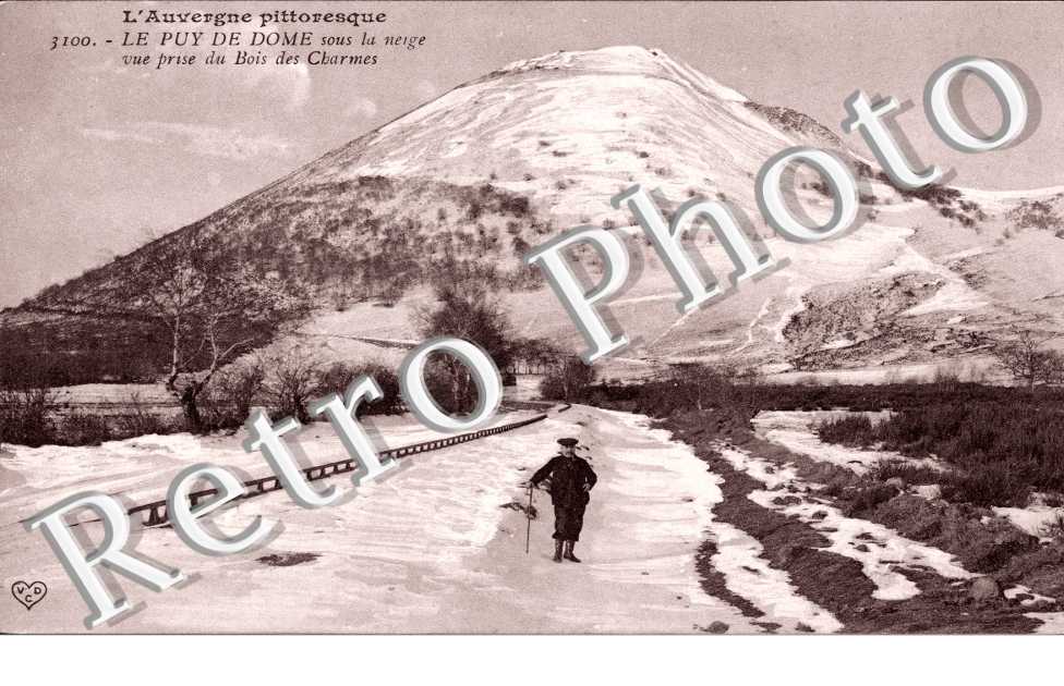 Le Puy de Dome sous la neige, vue prise du Bois des Charmes
