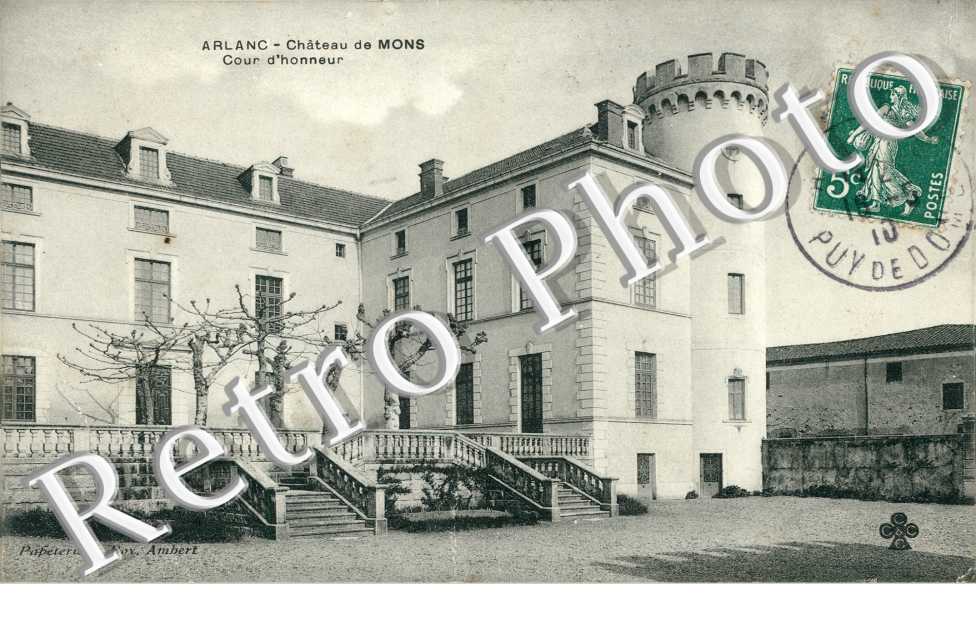 le Chateau - Cour D'honneur