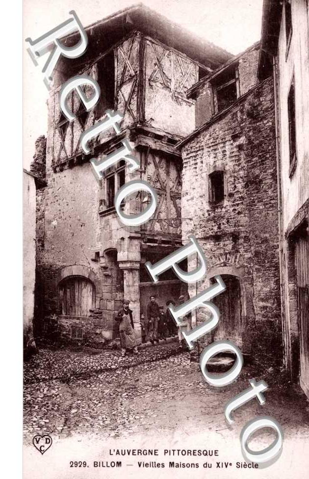 Vieilles Maisons du XIVeme siecle