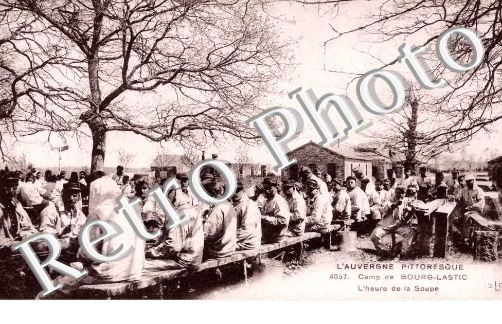 Camp Militaire -  l'Heure de la Soupe