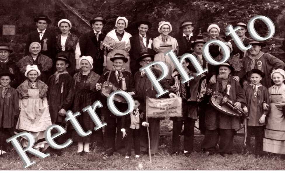 Groupe folklorique "la Bourreio deu Brayeu " - avenue de Royat