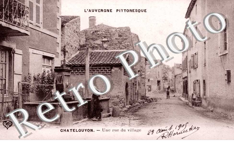 Une Rue du Village