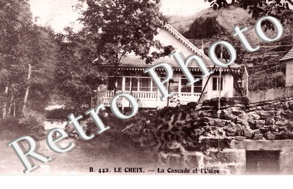 la cascade et l'usine