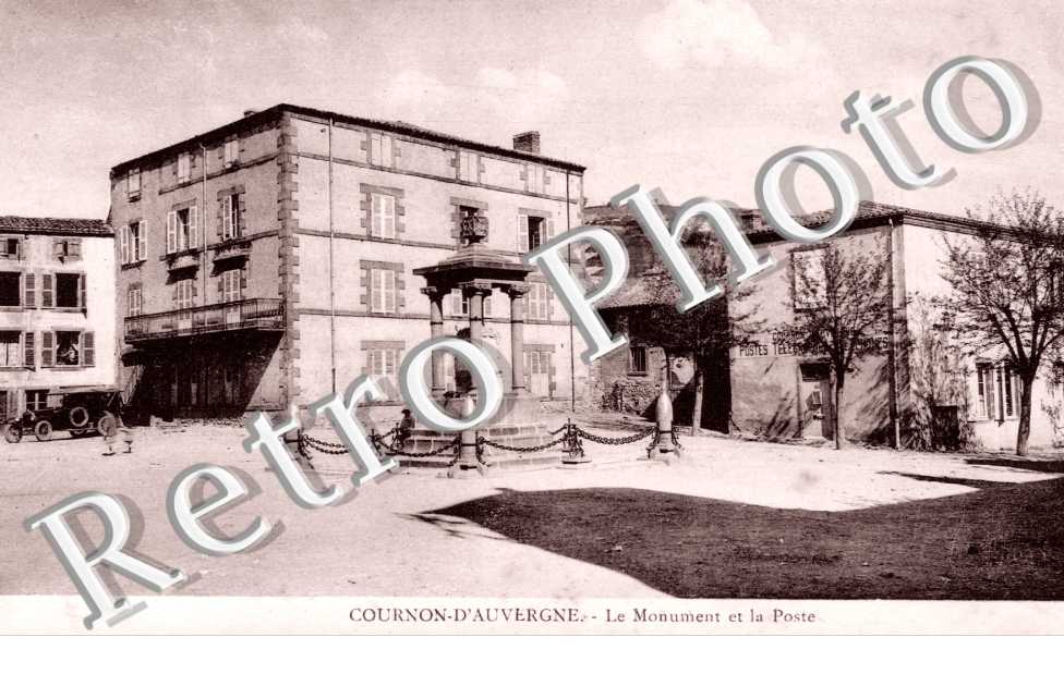 Le monument et la Poste