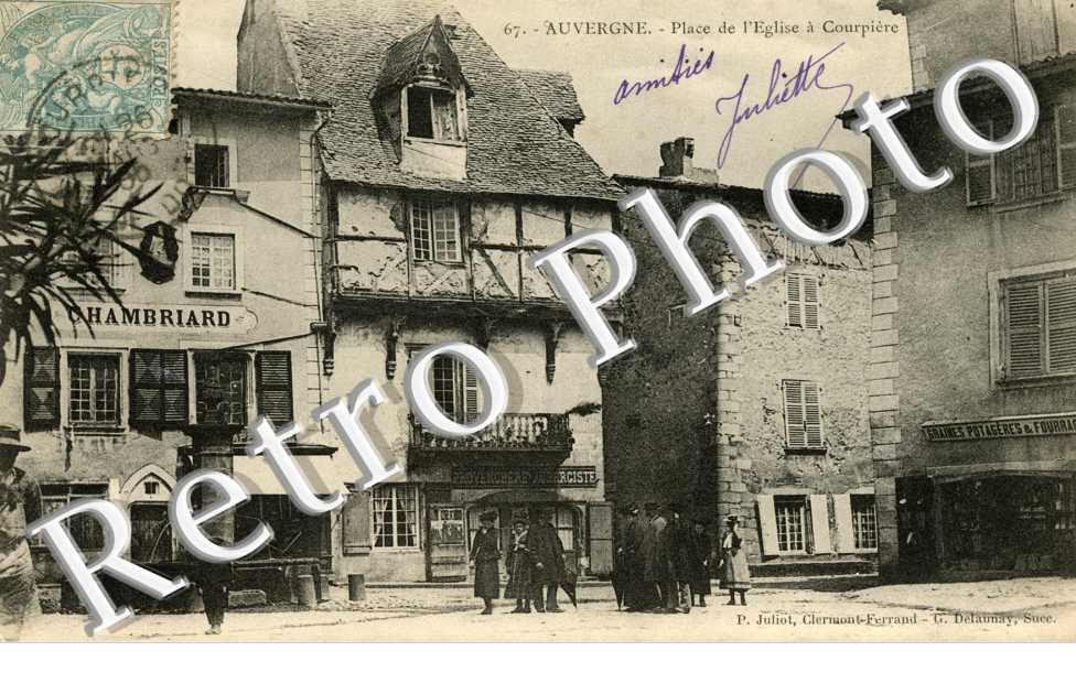 Place de l'eglise a Courpiere
