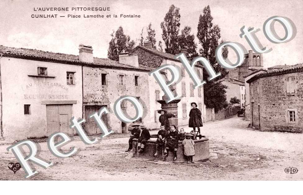 la Place Lamothe et la Fontaine