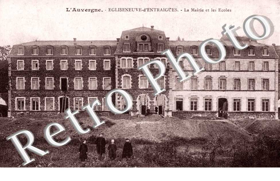 La Mairie et les Ecoles