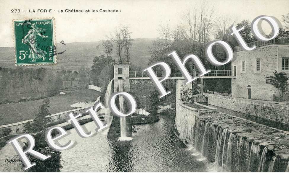 le château et les cascades