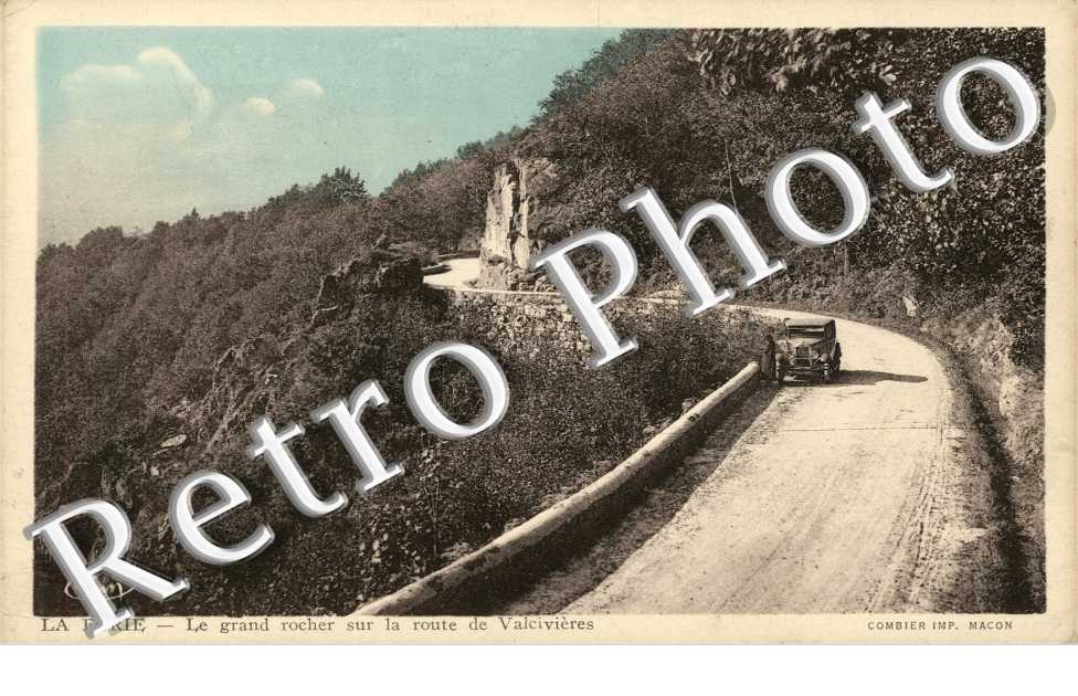 Le Grand Rocher sur la route de Valcivières 