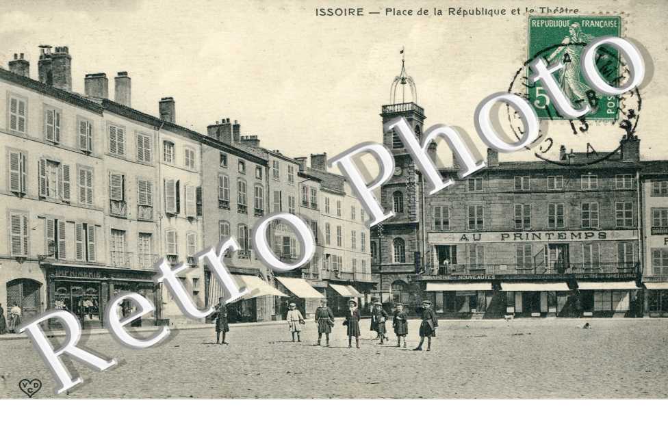 Place de la Republique et le Theatre