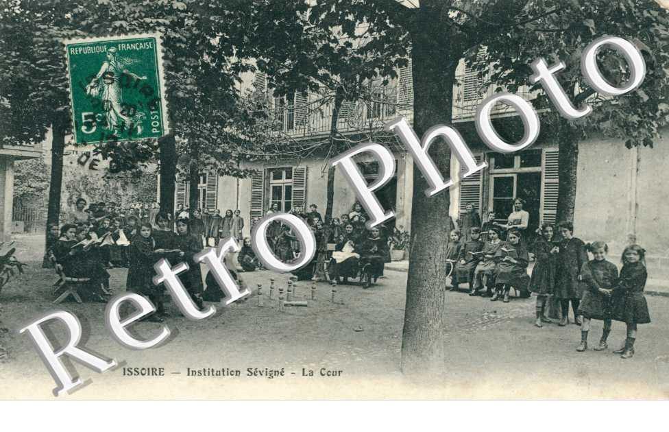 Institution Sevigne, la Cour