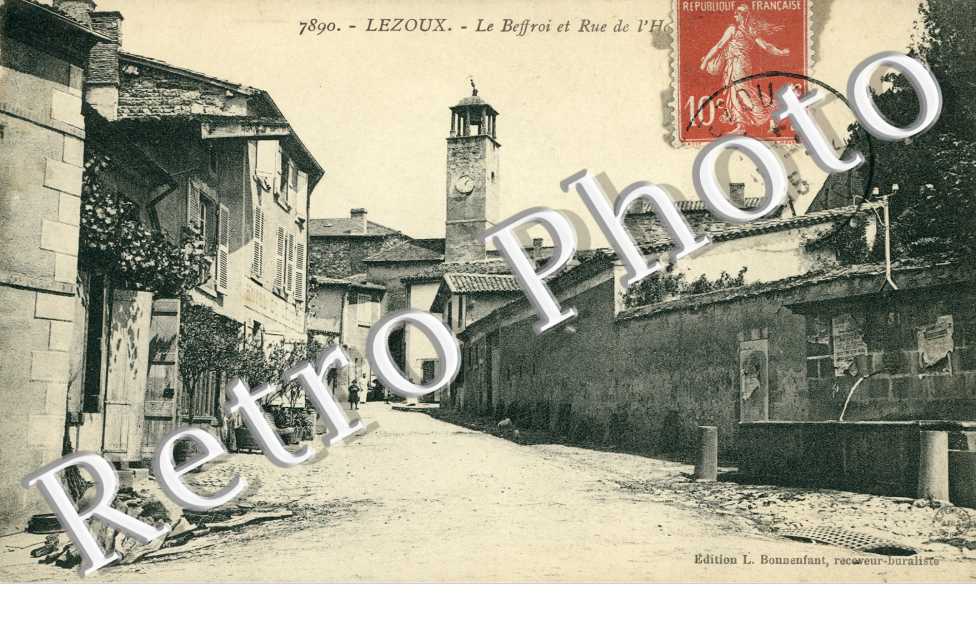le Beffroi et rue de 