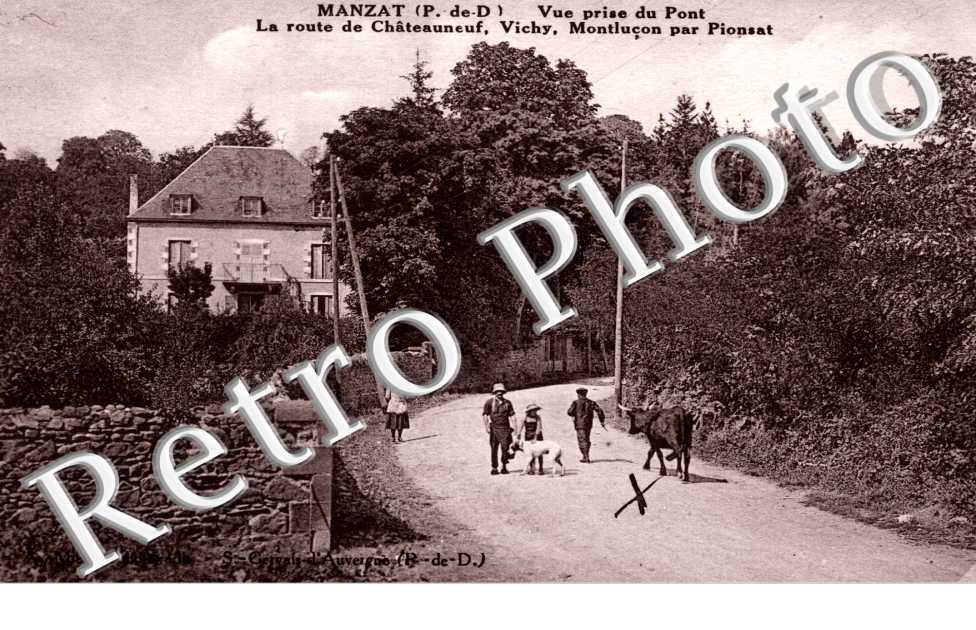 Vue prise du pont La route de Chateauneuf, Vichy, Montlucon par Pionsat