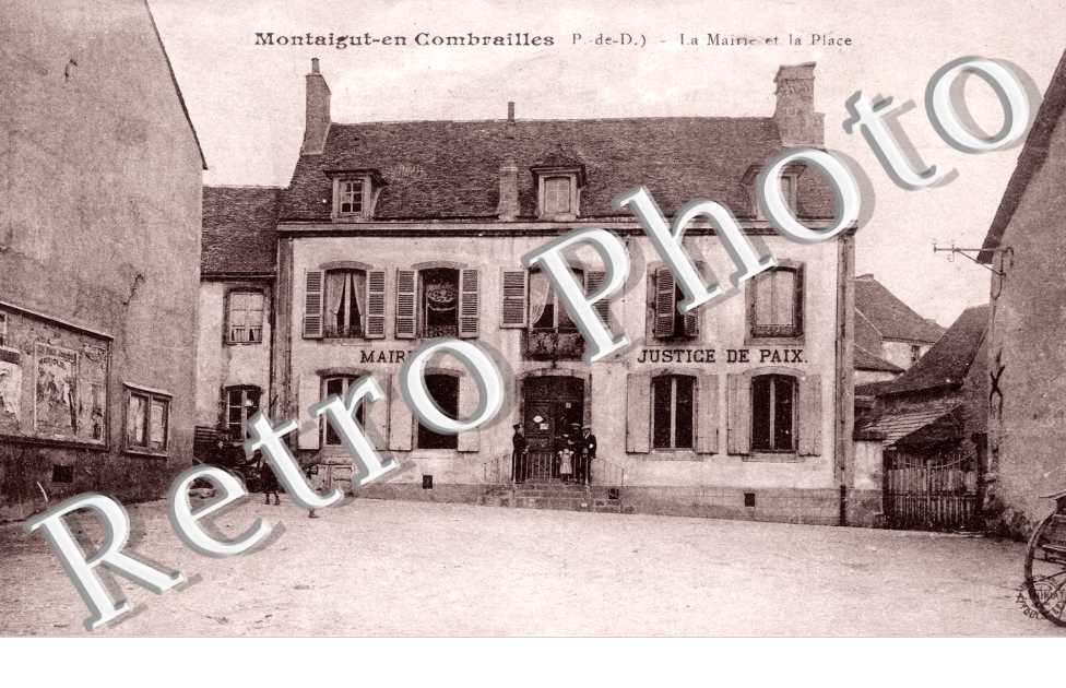 la mairie et la place
