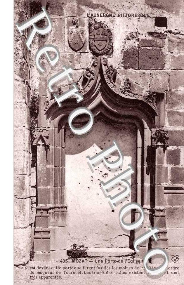 Une Porte de l'eglise