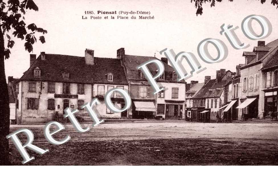 Poste et Place du Marche